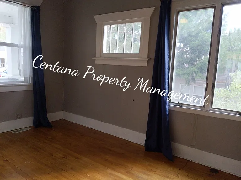 1138 W Park St — Photo 2
