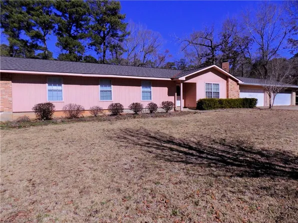 206 Country Club Dr, Pineville, LA 71360