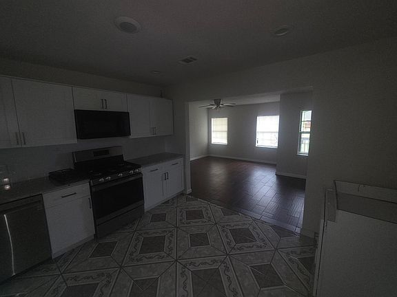3rd image of 8755 Pattibob St