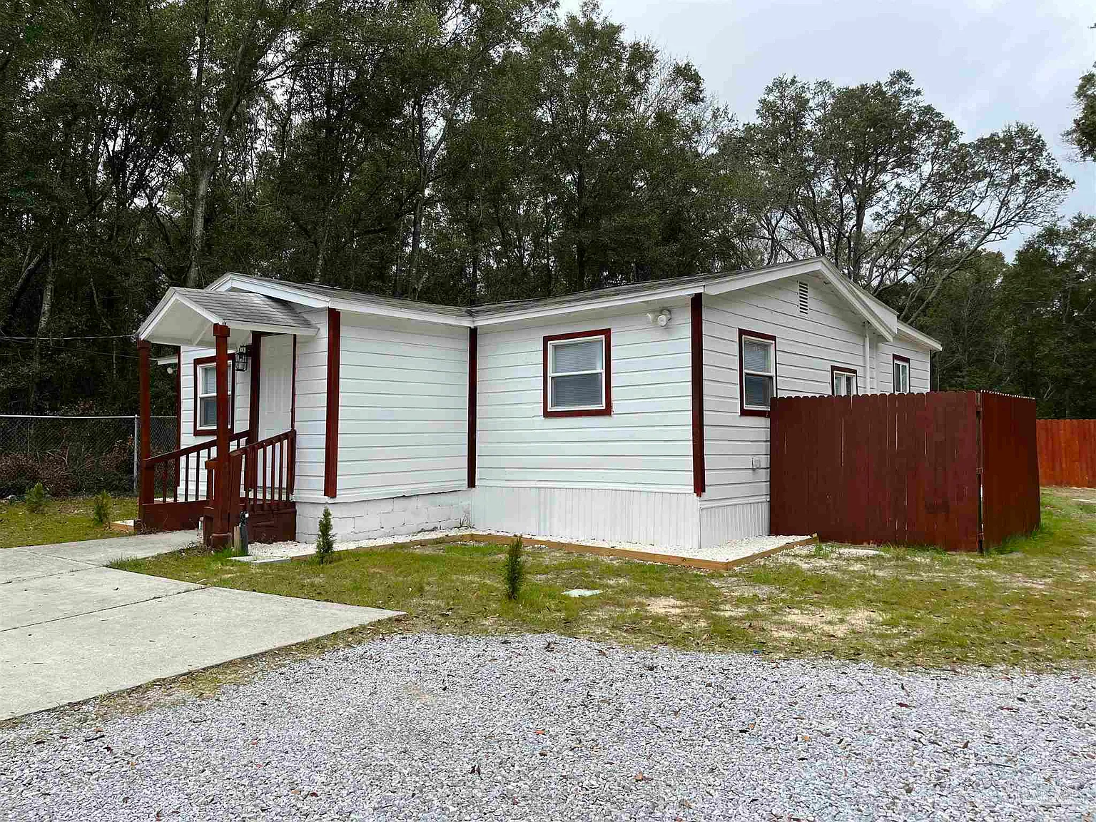 3 bed, 1284 sqft, $1,395 — Photo 2