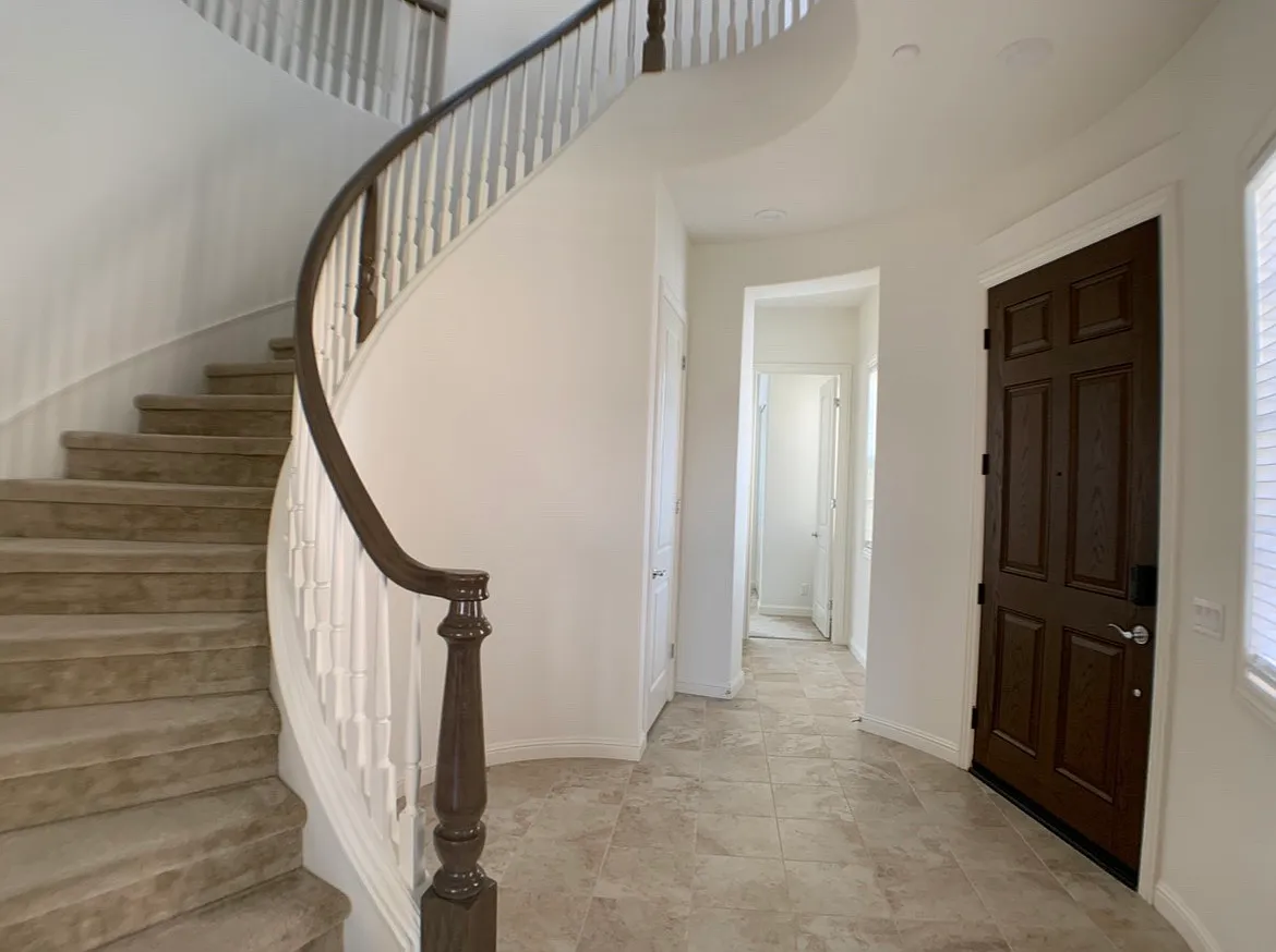 5 bed, 4.5 bath, 2895 sqft, $6,500 — Photo 3