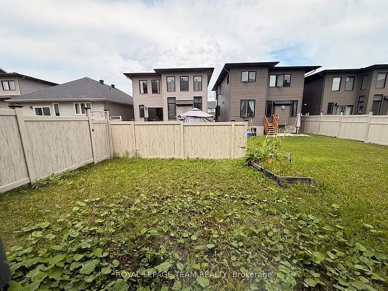 343 Grackle St N — Photo 35