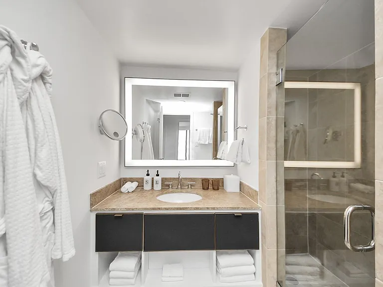 1300 Lamar St #S8 — Photo 32