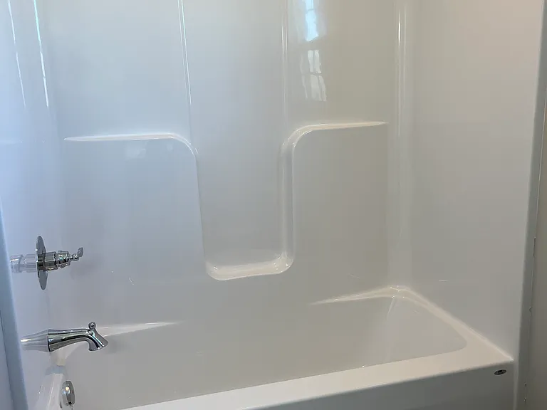 Tub/Shower in Full Bath on 2nd Floor