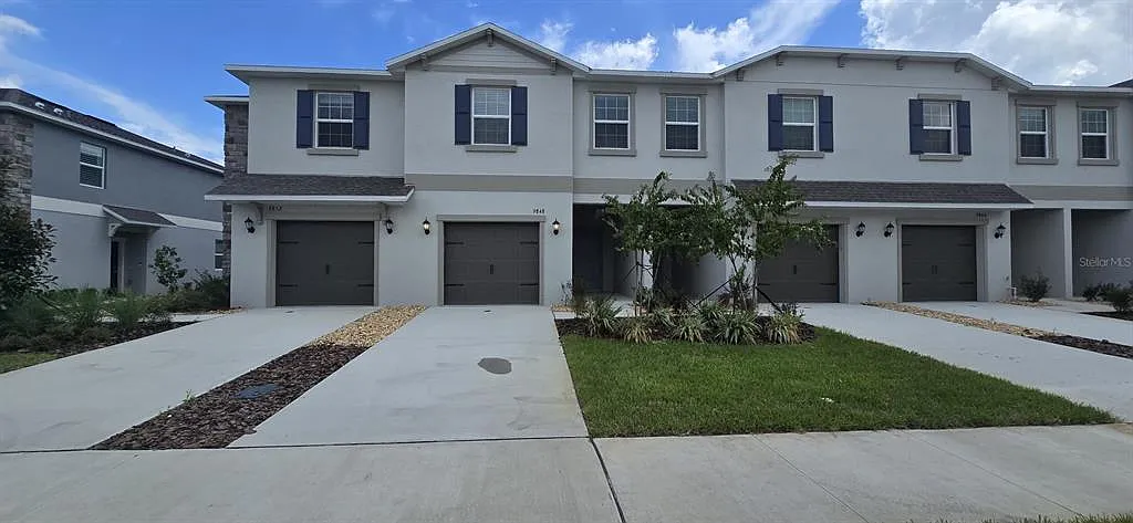 3 bed, 2.5 bath, 1666 sqft, $2,245 — Photo 4