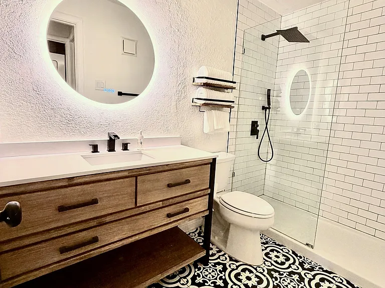 1503 N Garrett Ave #211 — Photo 5