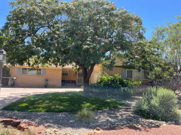 7108 Dellwood Rd NE, Albuquerque, NM 87110