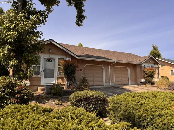 5894 A St, Springfield, OR 97478