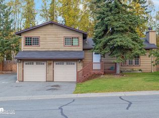 17513 Laoana Cir, Eagle River, AK 99577