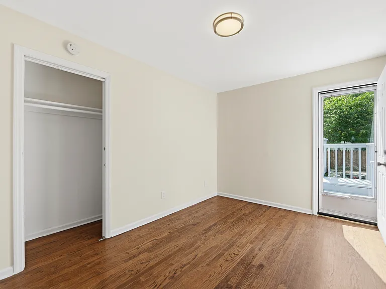 322 Broughton Ave #1 — Photo 18