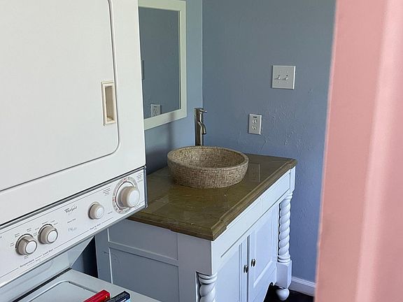 5th image of 8839 Woodbrook Dr