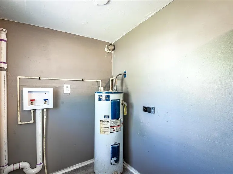 531 New Berlin Rd — Photo 9