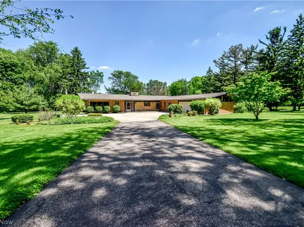 28833 Clark Dr, Wickliffe, OH 44092
