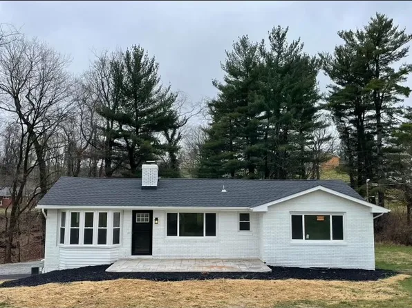 11200 Wren Dr, North Huntingdon, PA 15642