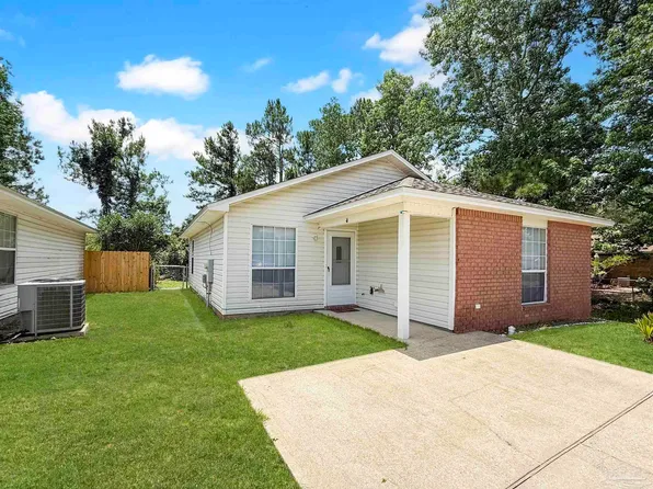 8943 Forest Oak Dr, Pensacola, FL 32506