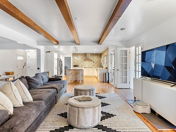 Open Floor Living room and Kitchen