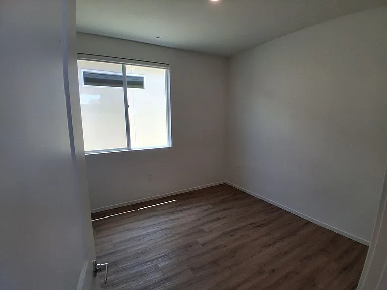 2040 N Highland Ave — Photo 36