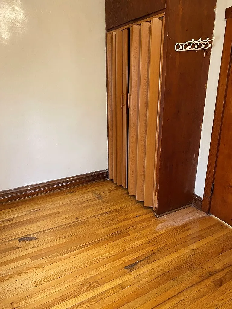 6 bed, 2500 sqft, $3,000 — Photo 4
