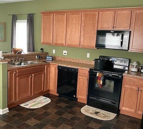 2nd image of 101 Watford Ln
