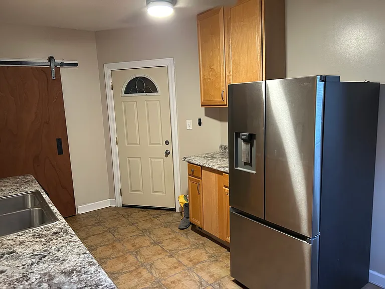 548 E 61st St #3 — Photo 13