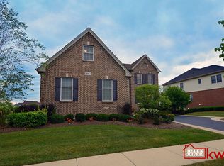 13 Eagle Ridge Dr, Hawthorn Woods, IL 60047