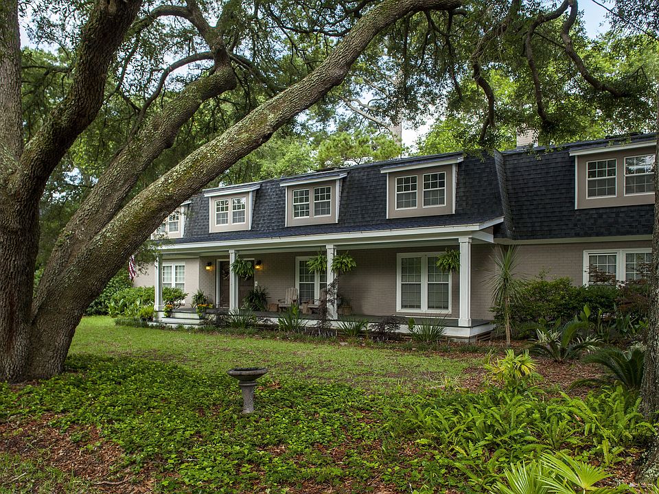 Front Ext. w/ grand live oak