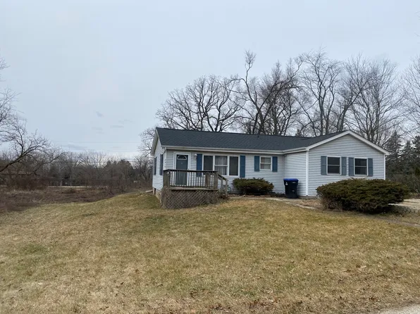 2419 Walnut Dr, Wonder Lake, IL 60097