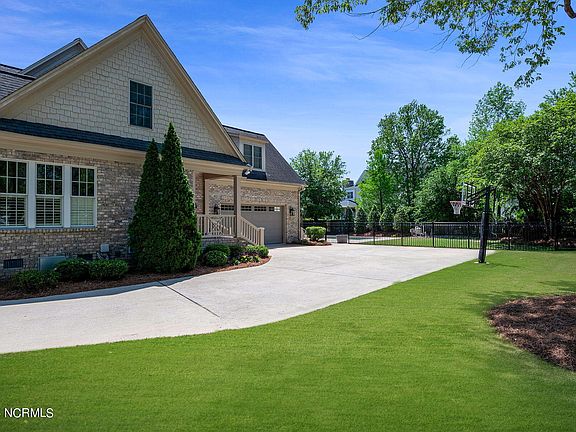 5th image of 2105 Kelham Court