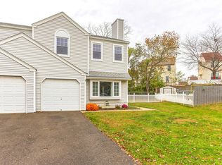 8 Country Lane Way, Philadelphia, PA 19115