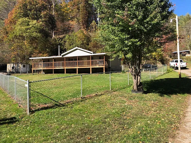 834 Little Creek Rd — Photo 1