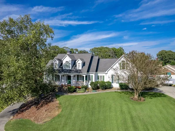 4128 Falling Water Ct, Flowery Branch, GA 30542