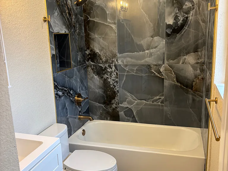 2218 Ames St — Photo 5