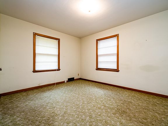 3rd image of 531 Western Ave
