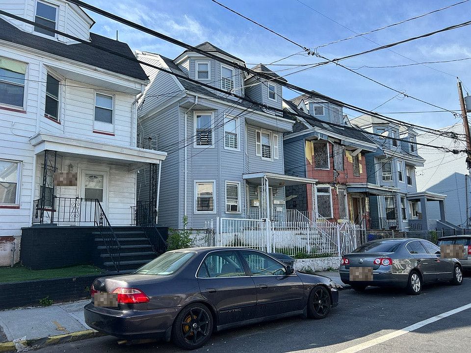 2nd image of 277 S 11th St