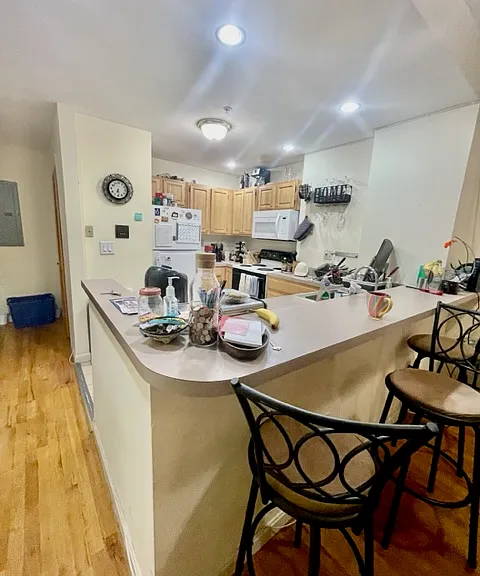 1404 Beacon St #2 — Photo 2