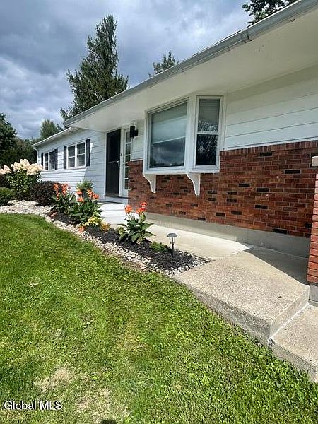 4th image of 110 Country Ridge Court