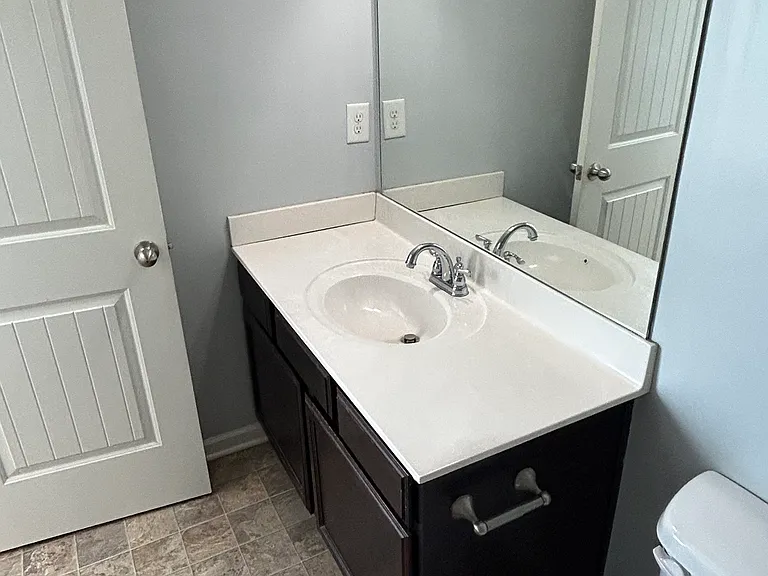 1567 Sprucedale Dr — Photo 23