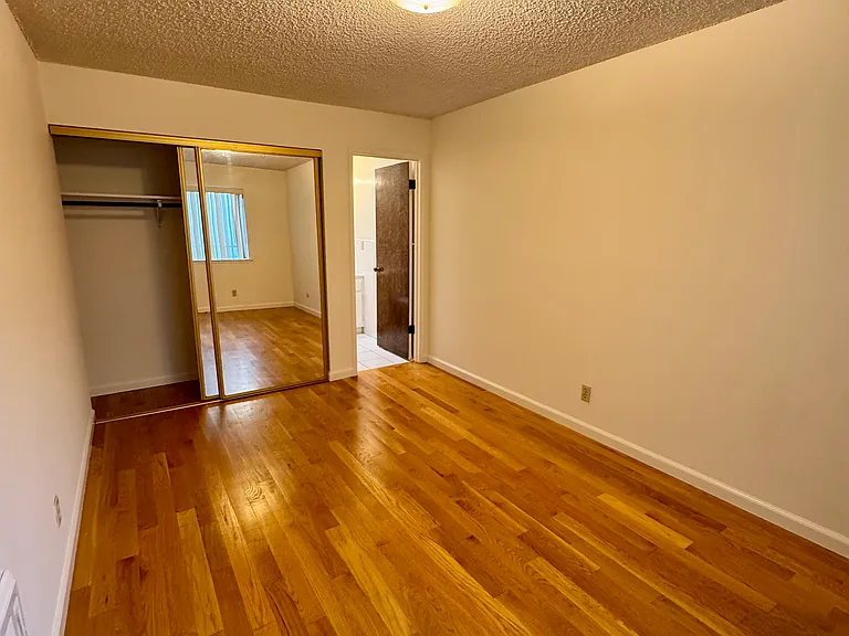 241 9th Ave #3 — Photo 8