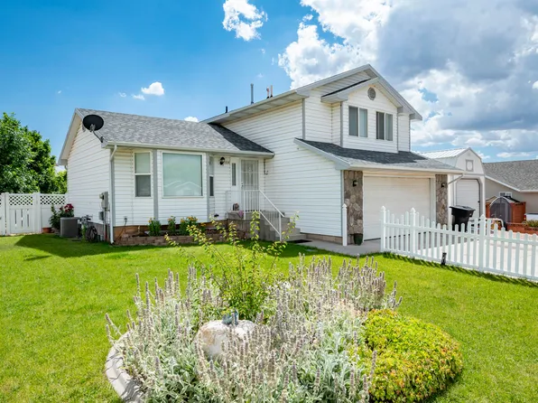 708 E Red Cedar Cir, Cedar City, UT 84721