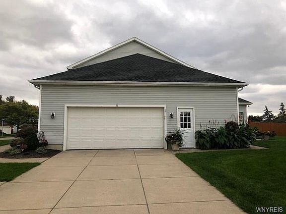 3rd image of 38 E Royal Hill Dr
