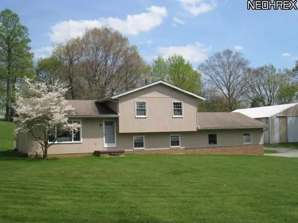 10534 Strausser St NW, Canal Fulton, OH 44614