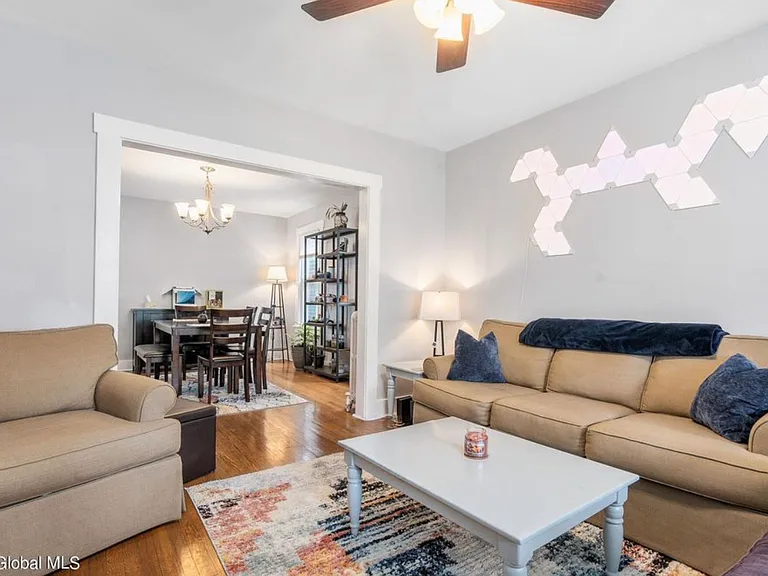 115 Woodlawn Ave #1 — Photo 4