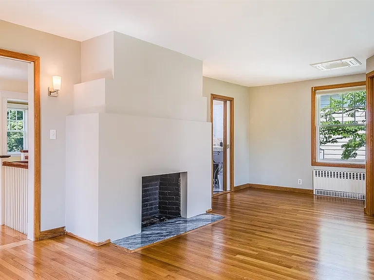 29 Devereaux St — Photo 23