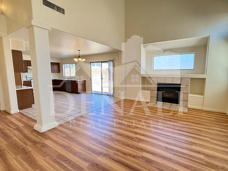 11184 W Palm Ln — Photo 3