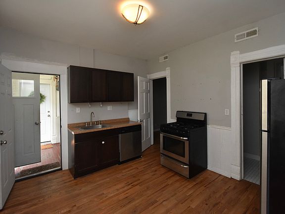 2nd image of 1248 N Greenview Ave #F1