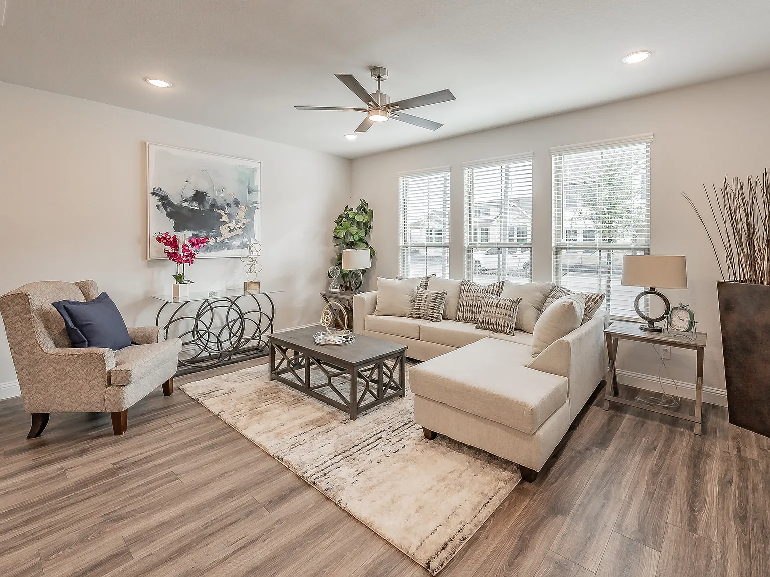 3 bed, 2.5 bath, 1933 sqft, $2,450 — Photo 3