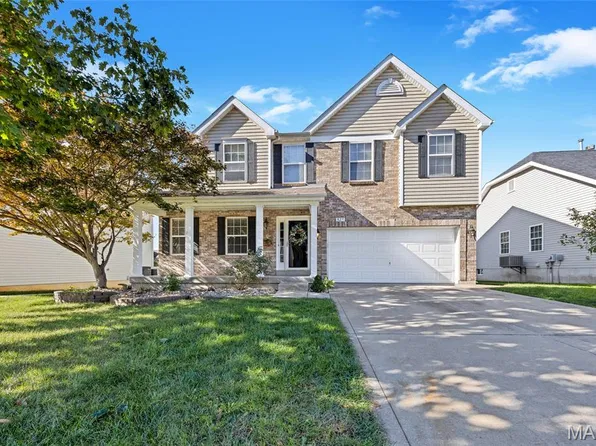 525 Willow Valley Dr, O'Fallon, MO 63366