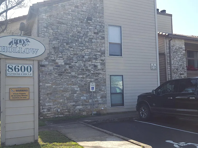 Fox Hollow Condominiums
