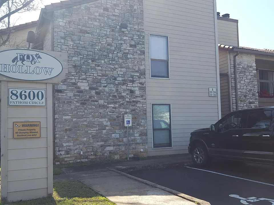 Fox Hollow Condominiums