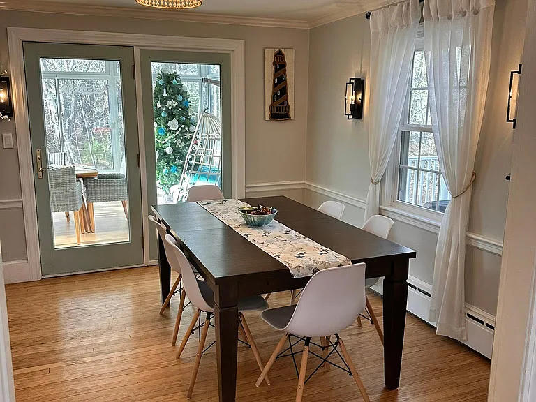 432 Shore Rd — Photo 3